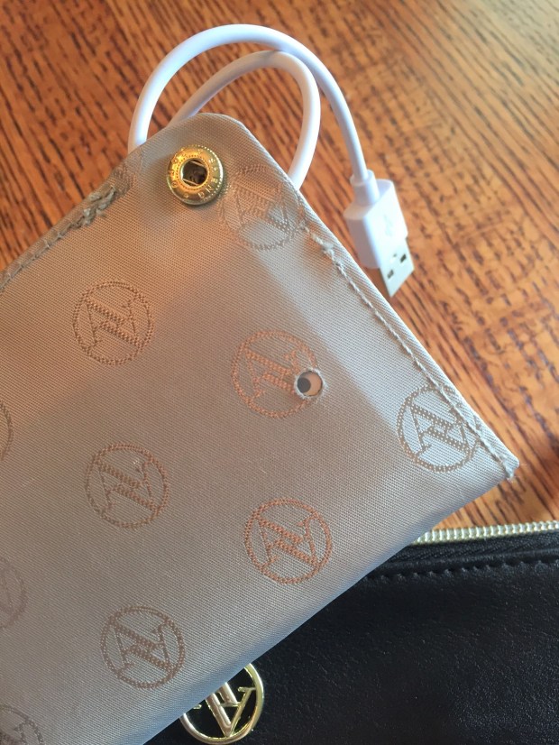 AV detachable button